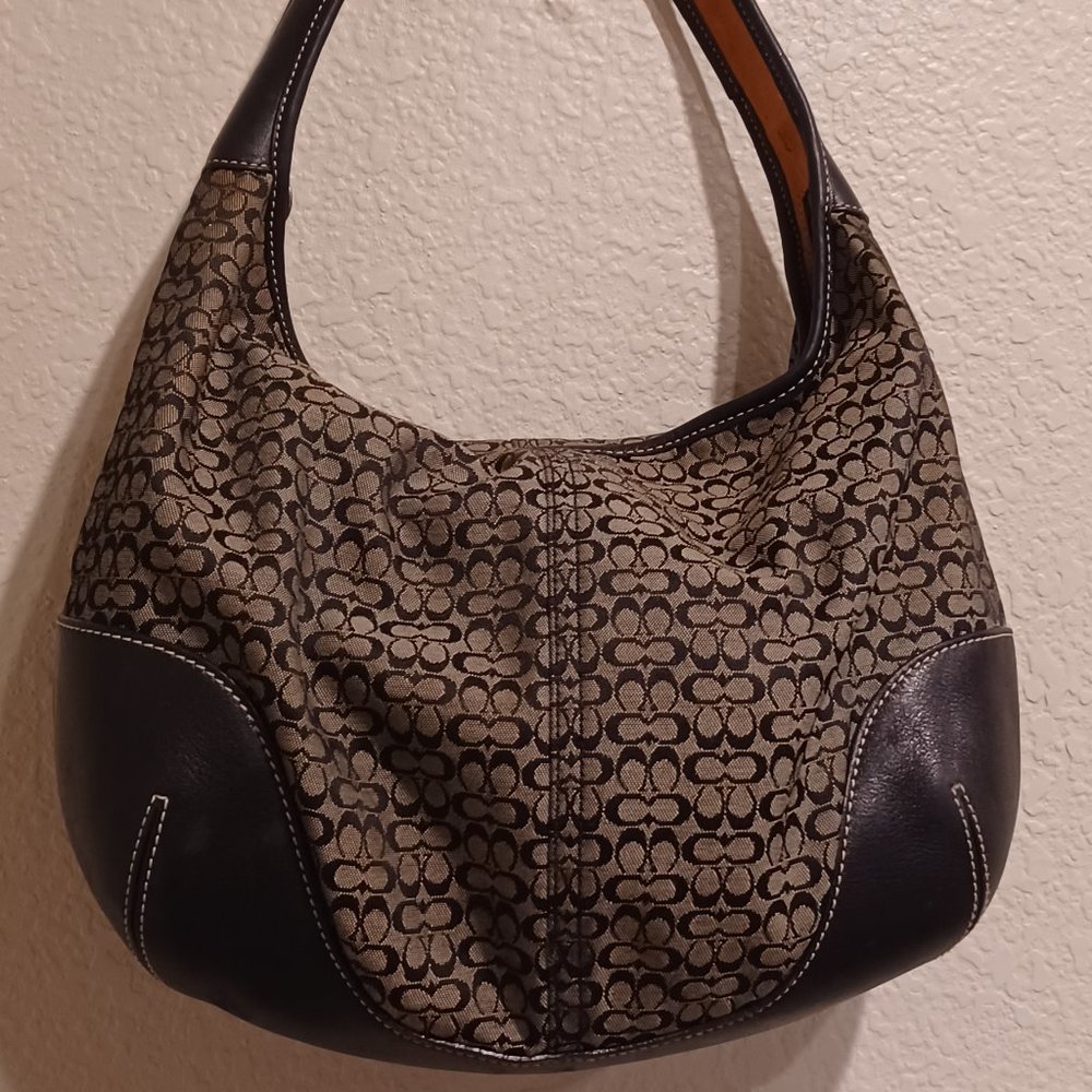 Coach A32K-6617 Hobo Shoulder Bag Signature Logo Purse - Medium Preowned EUC